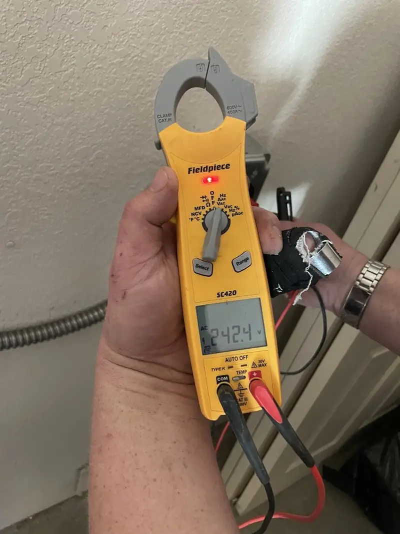 Voltage testing with clamp meter during Generator Installation in Romeo
